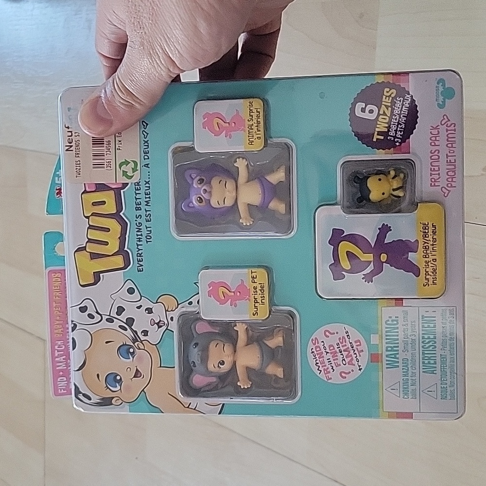 Twozies season 1 -Friends pack  6 twozies 3 babies + 3 pets -toys NEW!!